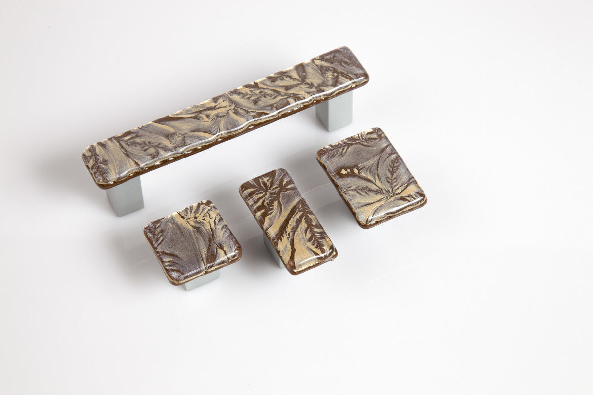 Grace White RGF4: 4" cc GoldFrost 4 Cabinet Pull - Gold/Brown