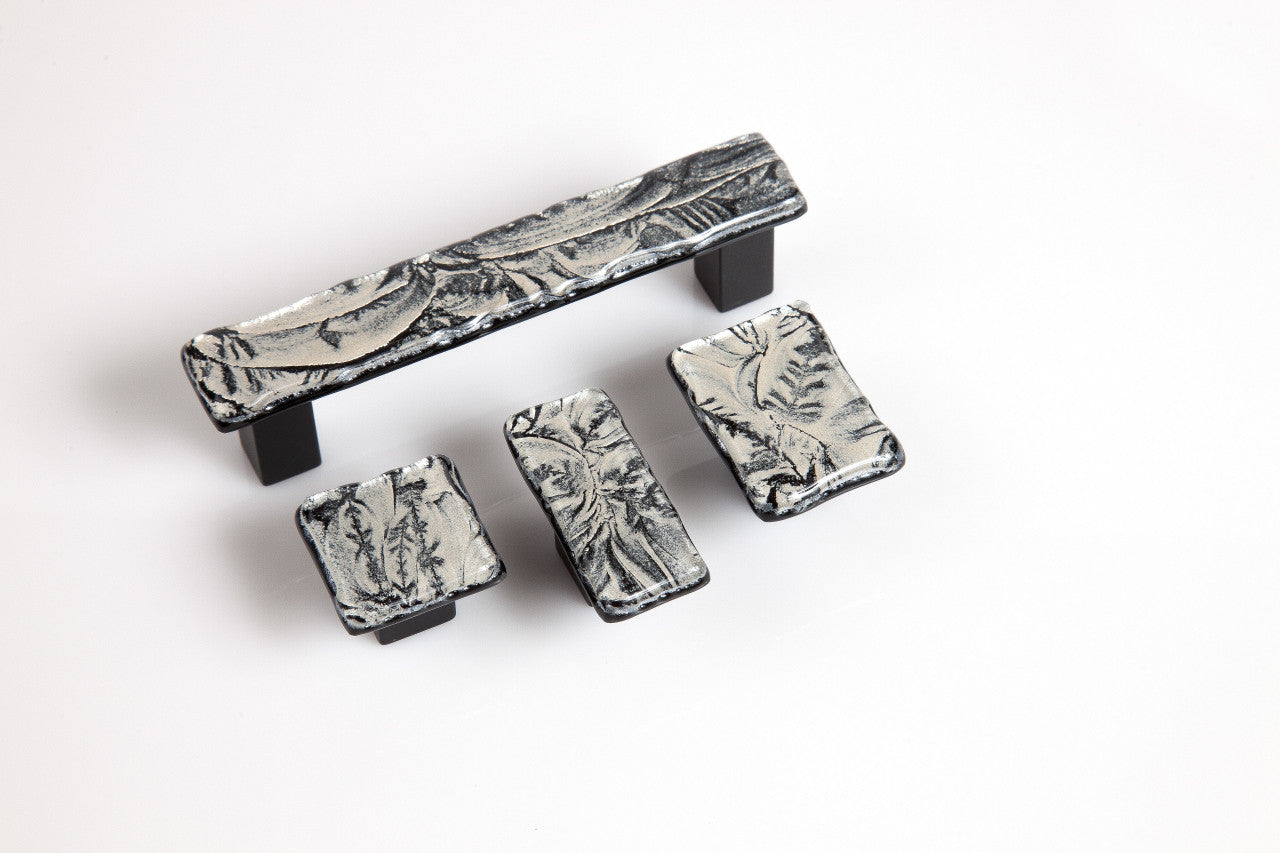 Grace White RMF4: 4" cc MoonFrost4 Cabinet Pull - Silver/Black