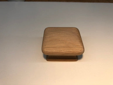 Cal Crystal 7730: 1-3/4" Square Cabinet Knob - Oak
