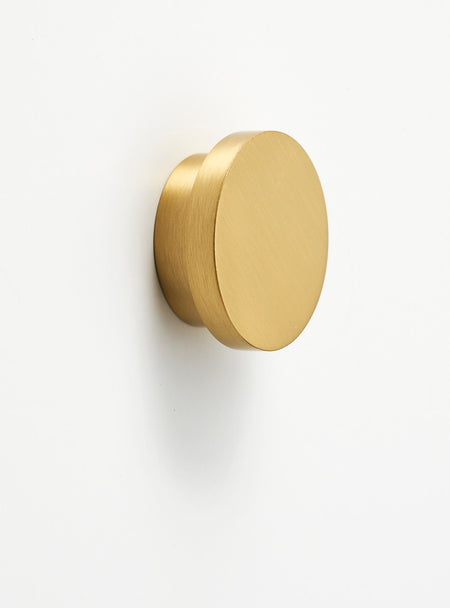 Alno A450-14-SB: 1-3/8" Redondo Cabinet Knob - Satin Brass