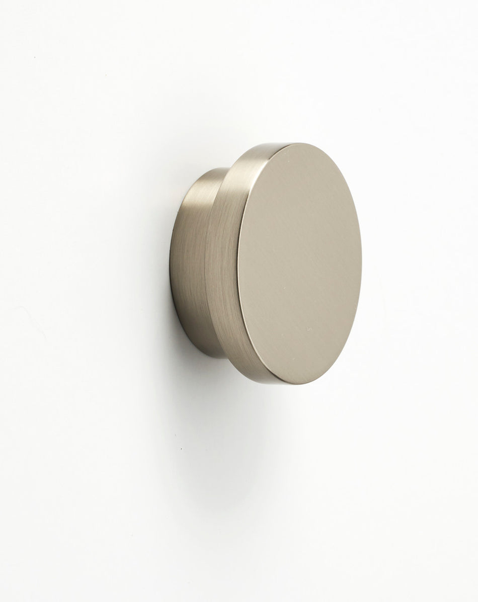 Alno A450-45-SN: 1-3/4" Redondo Cabinet Knob - Satin Nickel