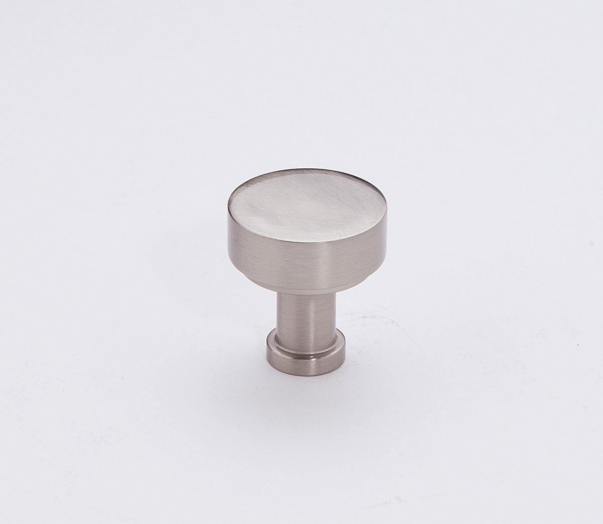 Alno A716-34-SN: 3/4" Moderne Cabinet Knob - Satin Nickel