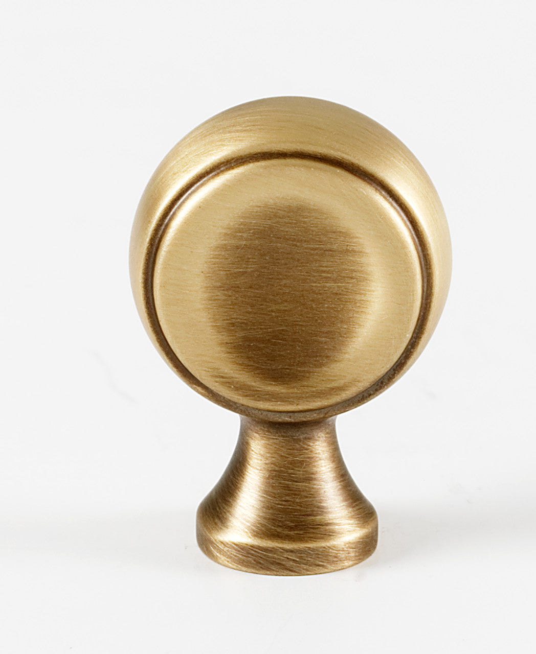 Alno A980-AEM: 7/8" Royale Cabinet Knob - Antique English Matte