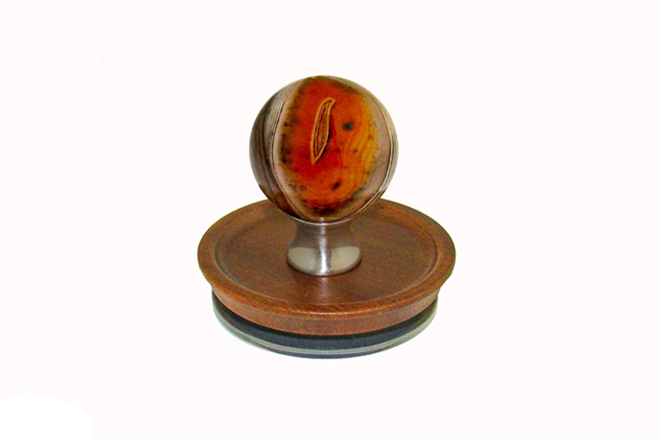 Gemstone CARN-L-15: Acacia Wooden Lid with Carnelian Handle