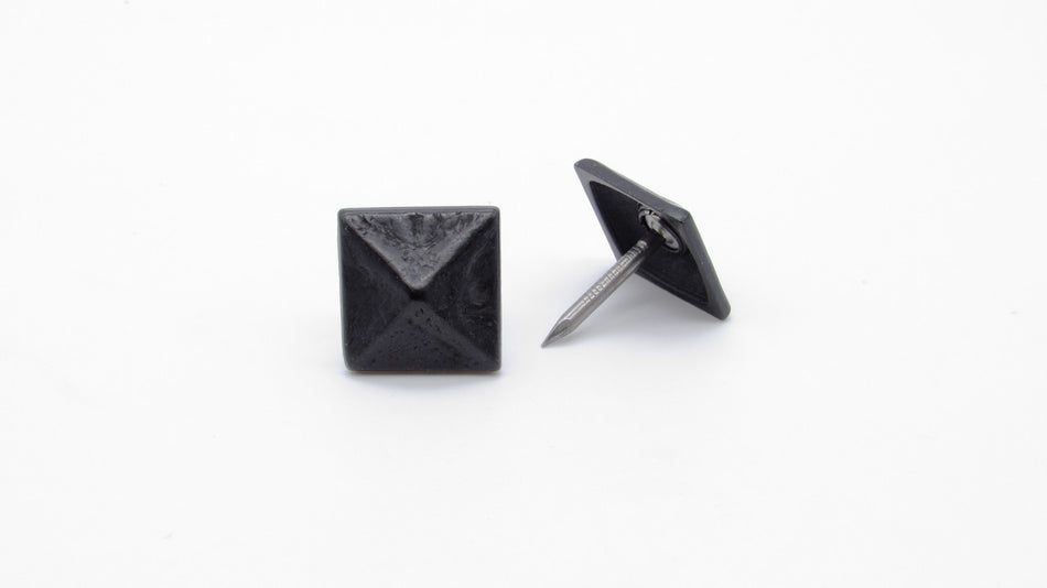 Buck Snort CV08375-2700-4P: 3/4" Square Pyramid Clavos (4-pack) - Oxidized Black