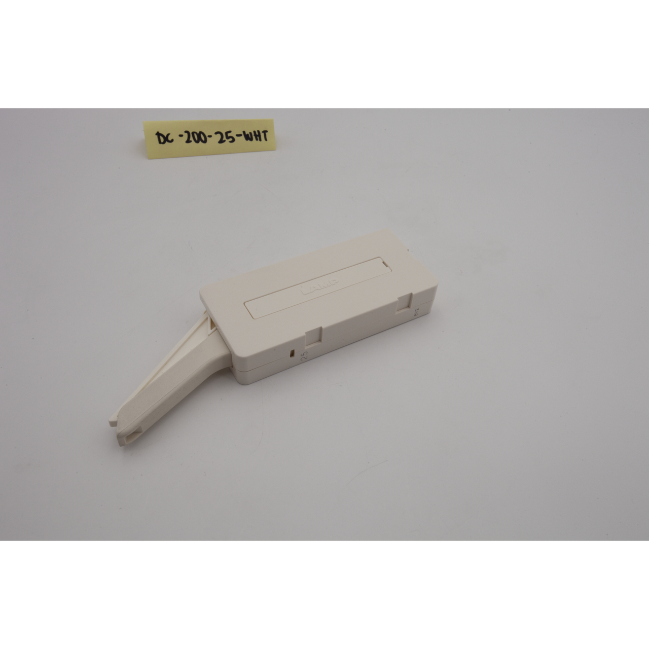 Sugatsune DC-200-25WT: Damper Catch for Cabinet Door - White
