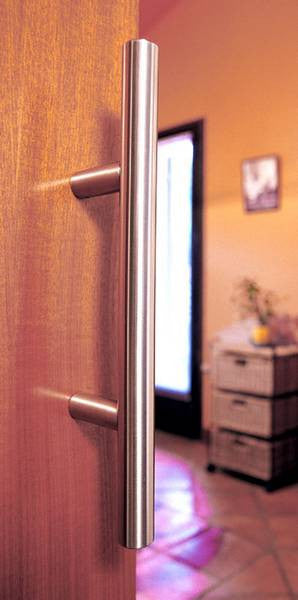 Sugatsune DSI-2000-30-25E: 250mm cc Exterior Bar Door Pull - Stainless Steel