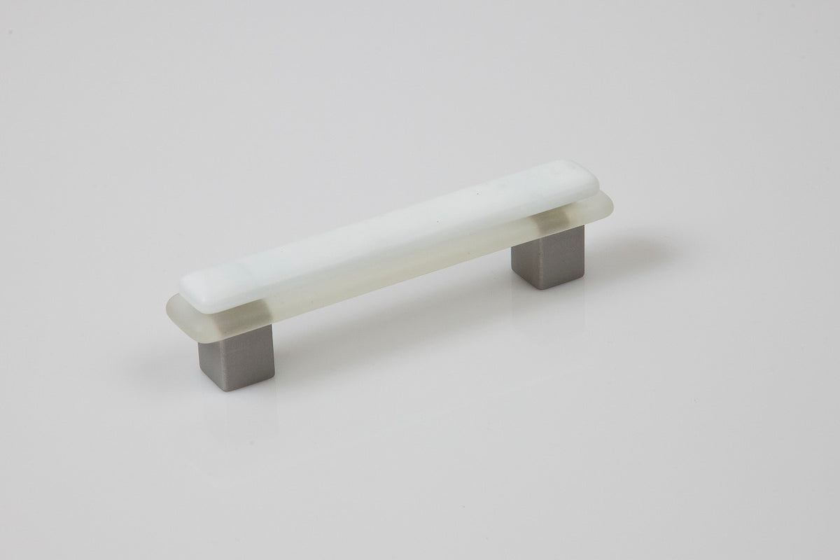 Grace White FI4: 4" cc Frost on Ice 4 Cabinet Pull - White/Clear