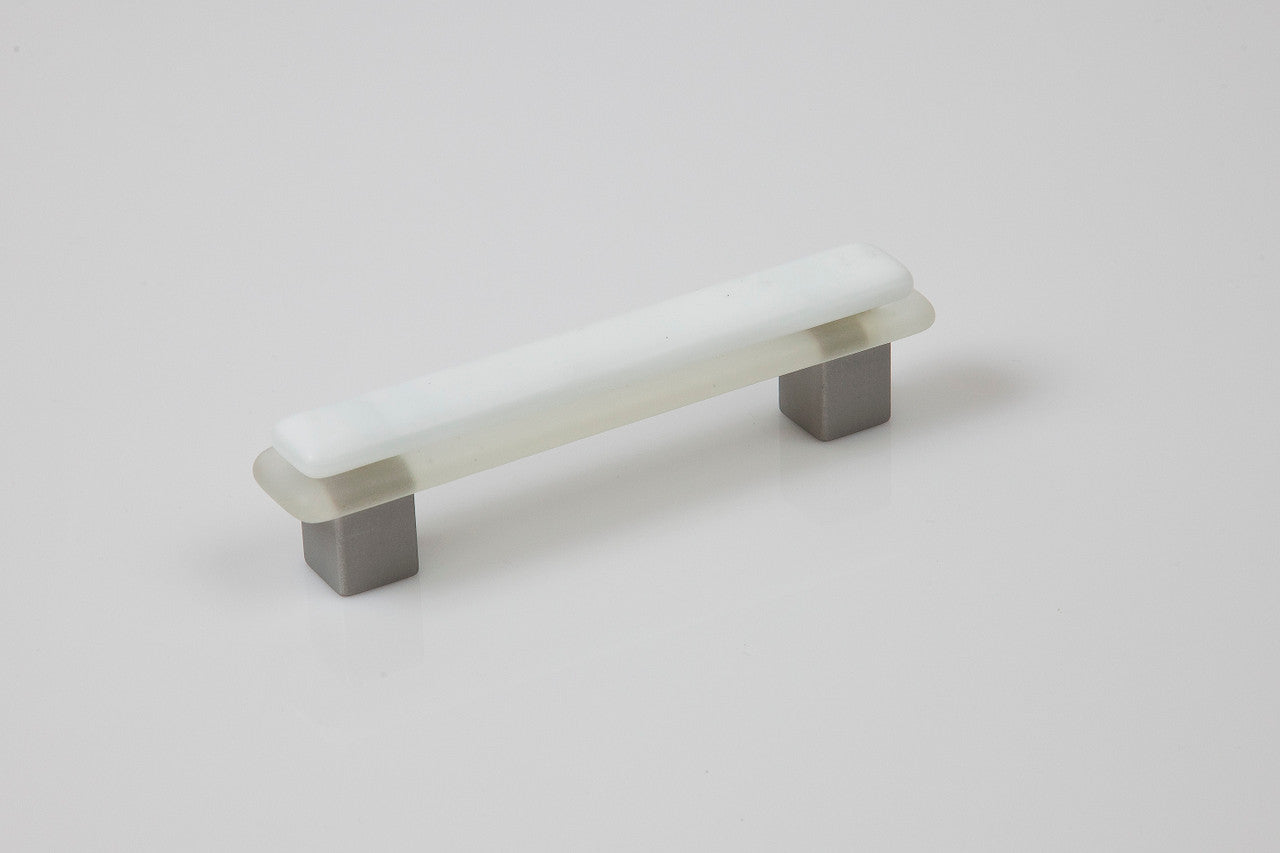 Grace White FI4: 4" cc Frost on Ice 4 Cabinet Pull - White/Clear