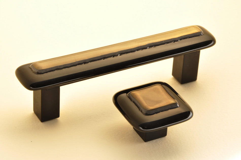 Grace White FL4: 4" cc Firelight 4 Cabinet Pull - Dark Gold/Black
