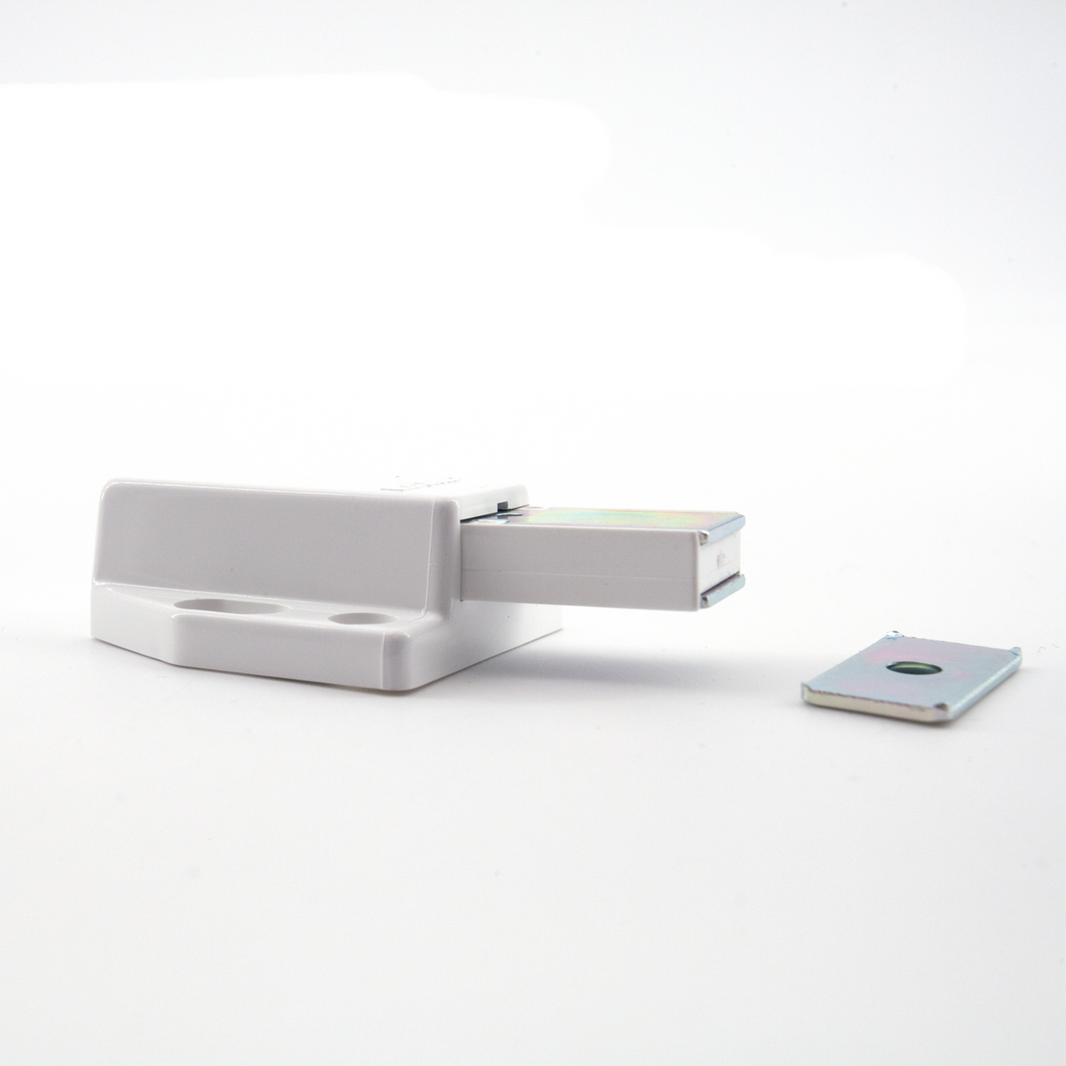 Sugatsune ML-80/WHT: 43.5mm Magnetic Touch Latch - White