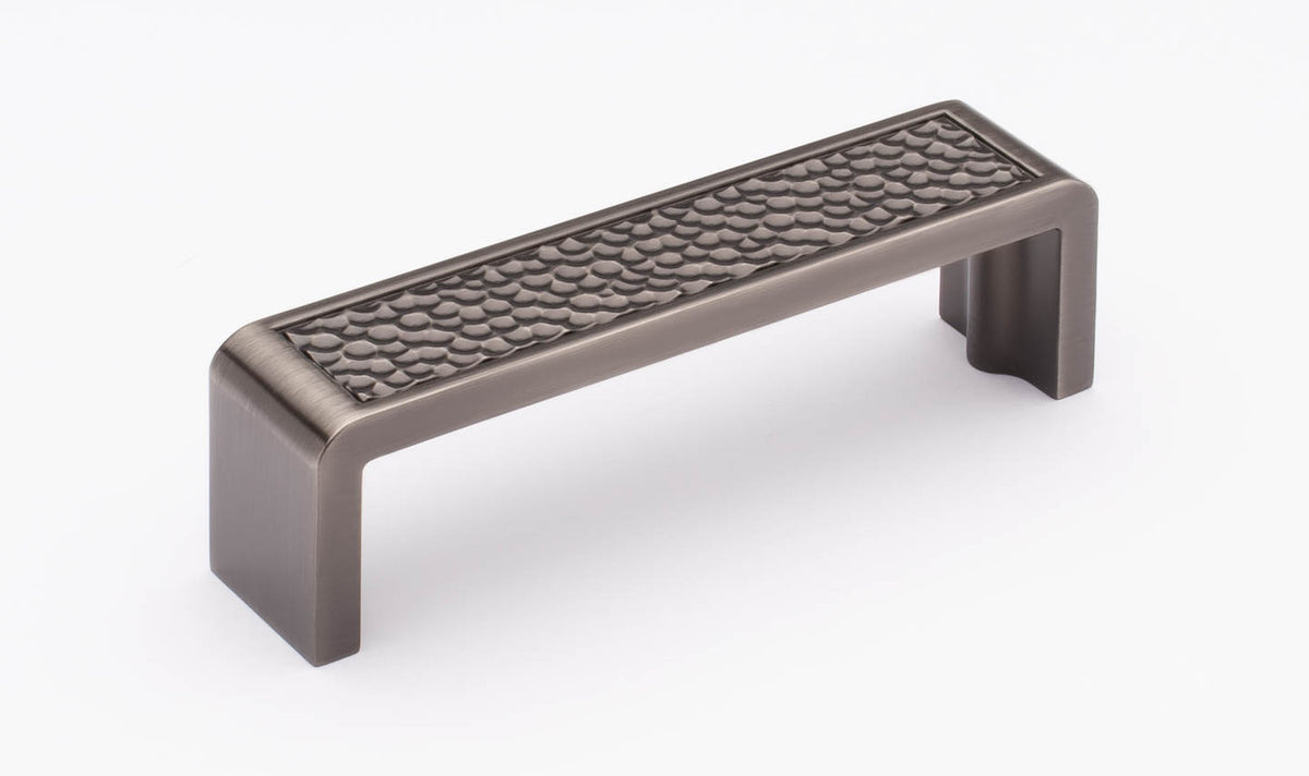Sietto P-2002-4-G: 4" cc Hammered Cabinet Pull - Gunmetal