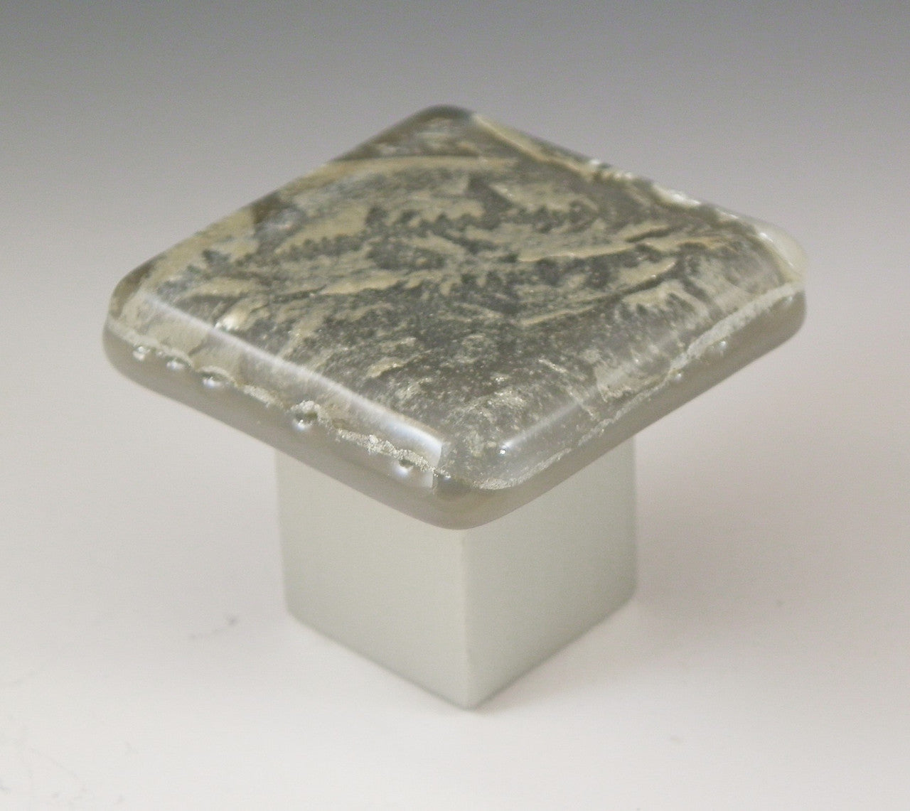 Grace White RSF1: SilverFrost 1 Cabinet Knob - Silver/Grey