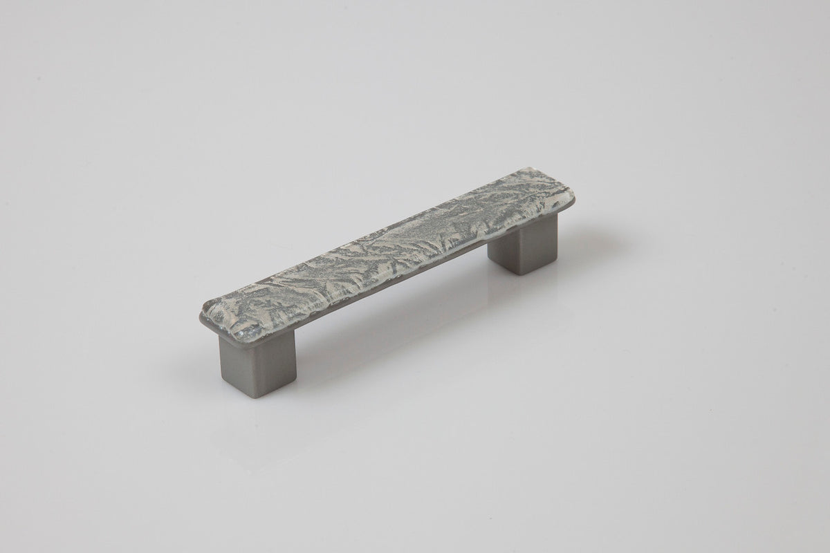 Grace White RSF4: 4" cc SilverFrost 4 Cabinet Pull - Silver/Grey