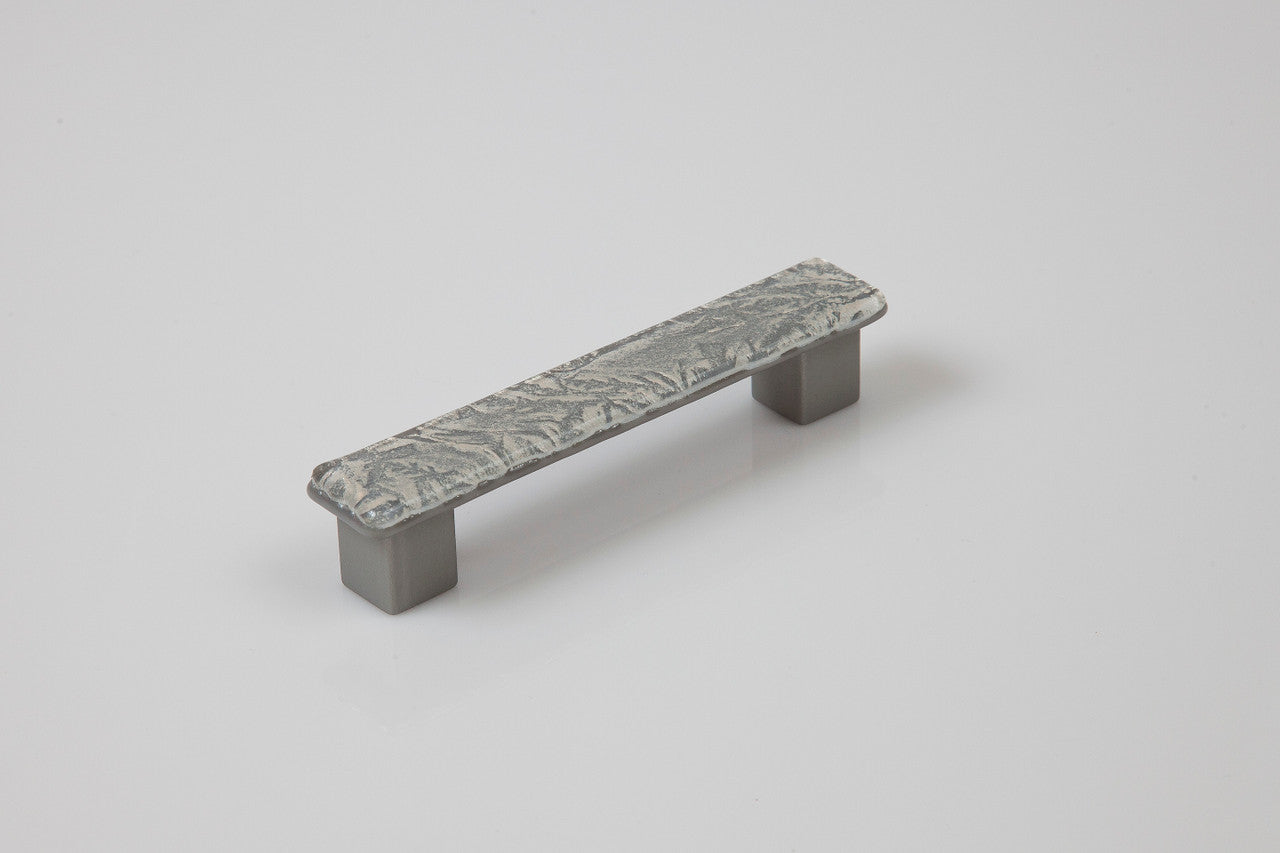 Grace White RSF4: 4" cc SilverFrost 4 Cabinet Pull - Silver/Grey