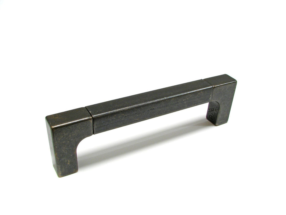 Richelieu 1414128909: 128mm cc Industrial Cabinet Pull - Matte Black Iron
