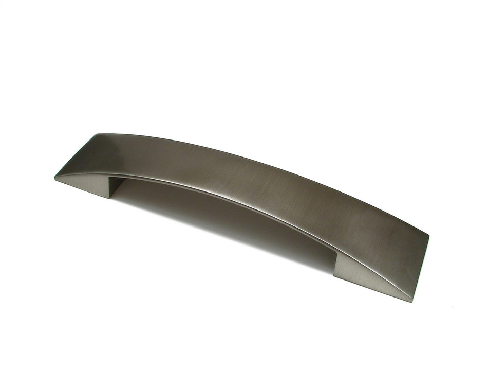 Richelieu 17514160195: 160mm cc Contemporary Cup Cabinet Pull - Brushed Nickel