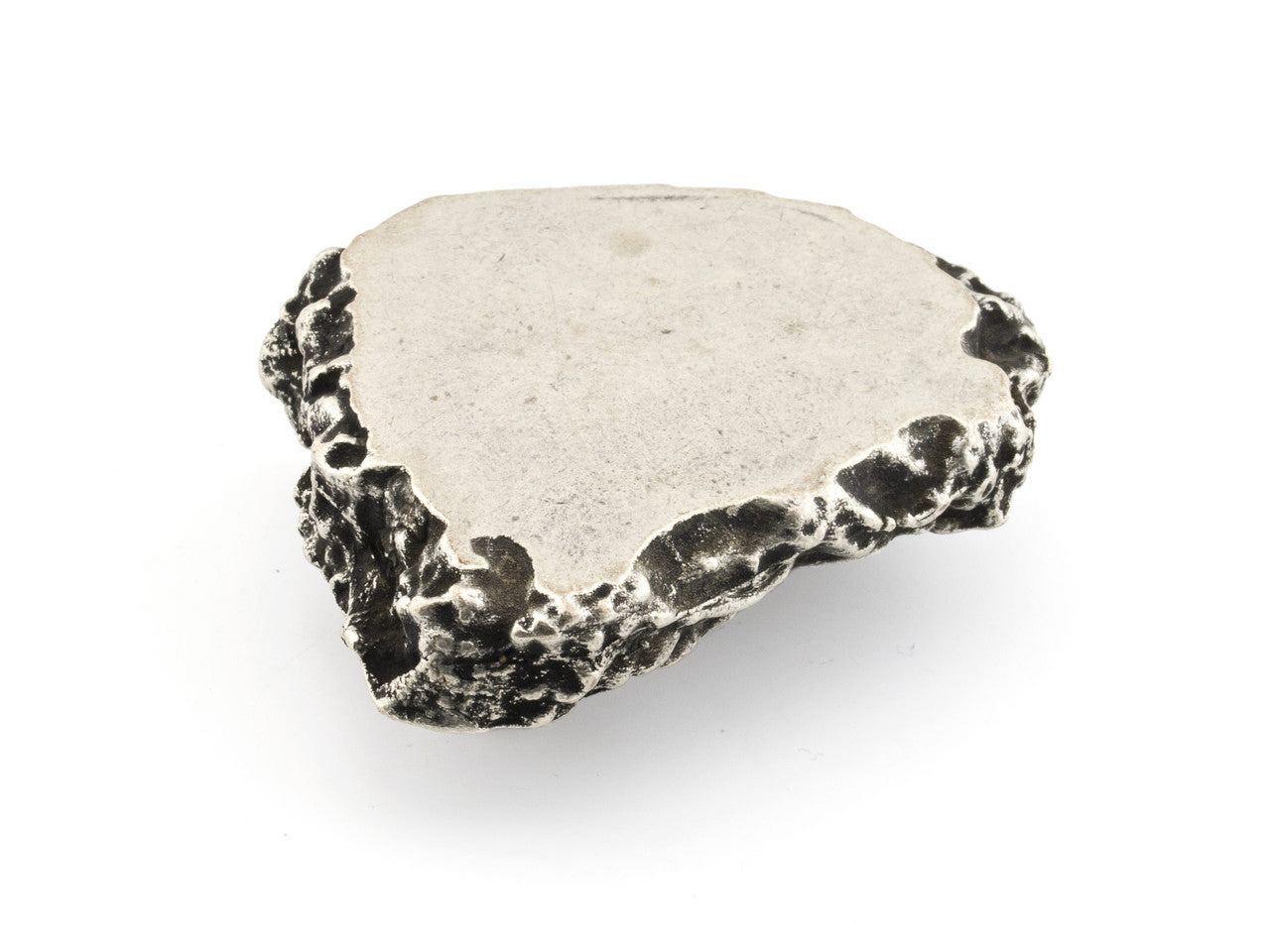 Richelieu 2256065139: 32mm cc Exclusive Asymmetrical Cabinet Pull - Old Silver
