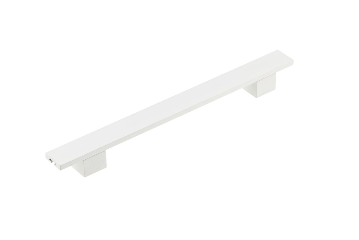 Richelieu 6899224300: 224mm cc Flat Bar Cabinet Pull - Matte White