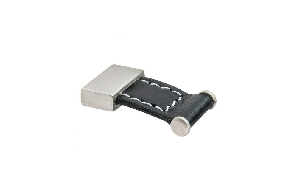Richelieu 7451121619590: 5/8" cc Contemporary Cabinet Knob - Black Leather/Brushed Nickel