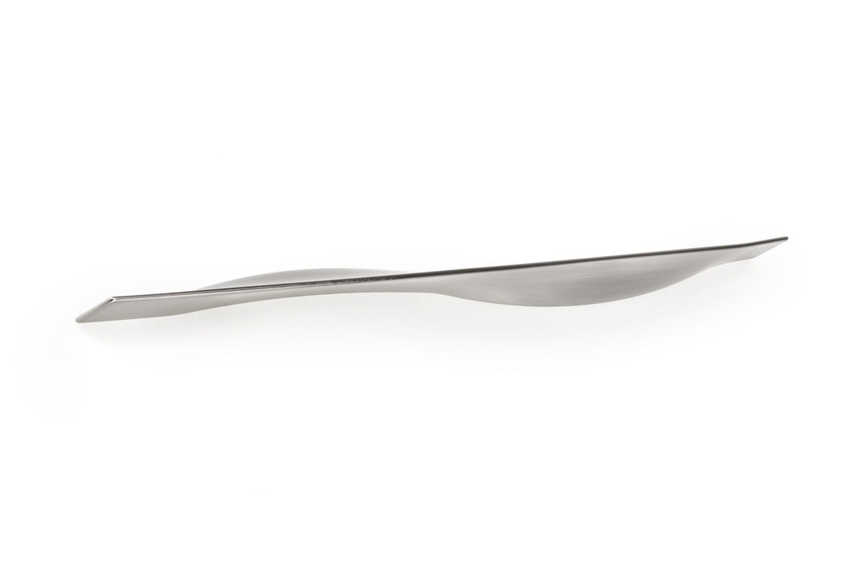 Richelieu 7887200195: 40mm cc to 200mm cc Edge Cabinet Pull - Brushed Nickel