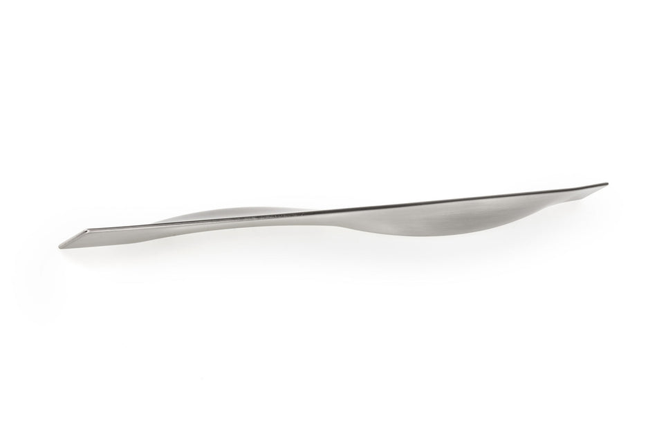 Richelieu 7887200195: 40mm cc to 200mm cc Edge Cabinet Pull - Brushed Nickel
