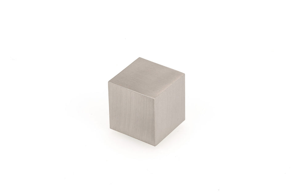 Richelieu 798125195: 1-1/32" Contemporary Round Cabinet Knob - Brushed Nickel