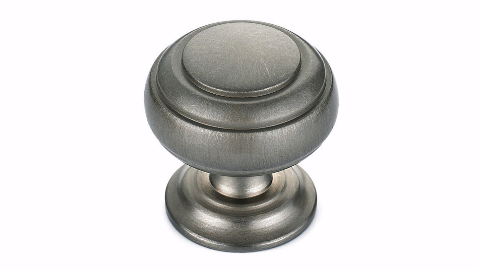 Richelieu BP20304195: 1-1/4" Classic Round Cabinet Knob - Brushed Nickel