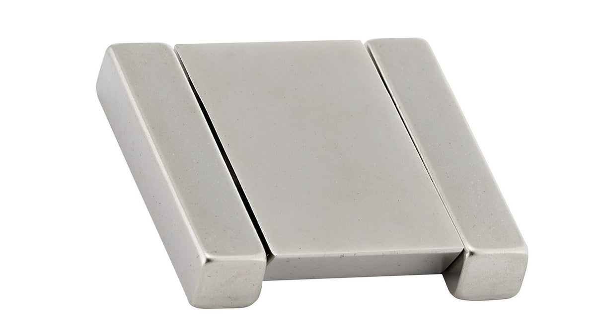 Richelieu BP2376032195: 1-1/4" cc Contemporary Drop Bail Cabinet Pull - Brushed Nickel