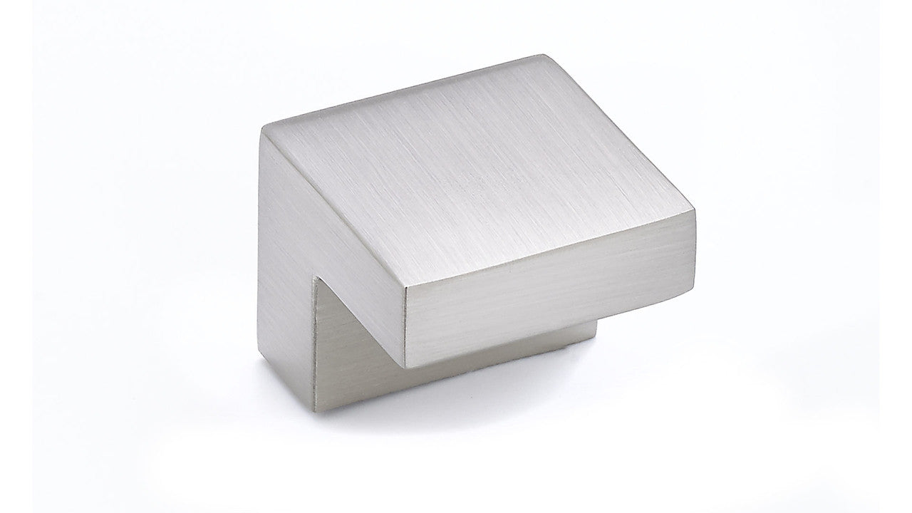 Richelieu BP31925195: 5/8" cc Windsor Cabinet Pull - Brushed Nickel