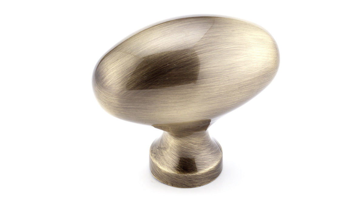 Richelieu BP444350AE: 2" Olinville Cabinet Knob - Antique English