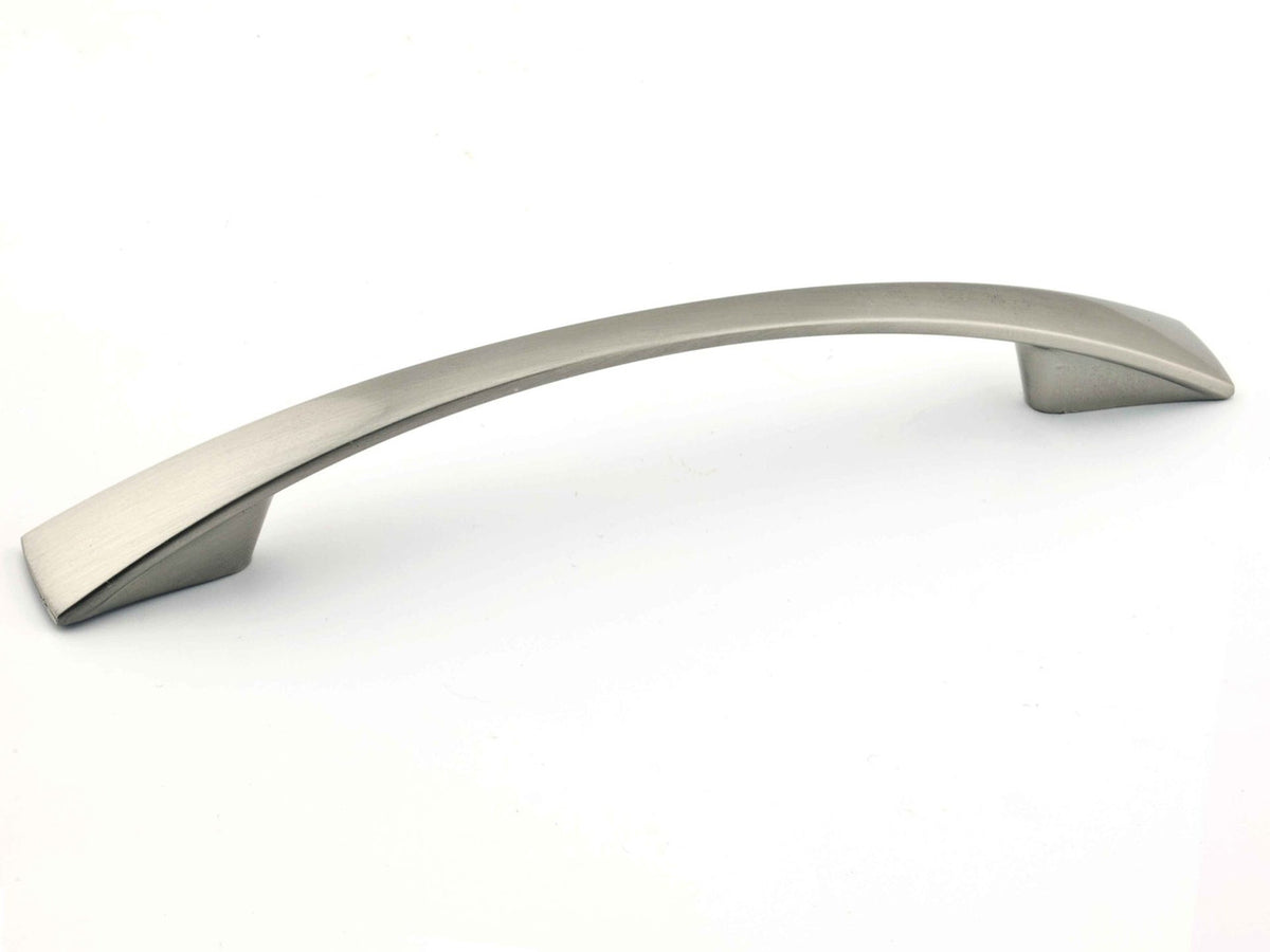 Richelieu BP5213396195: 96mm cc Contemporary Bromont Cabinet Pull - Brushed Nickel