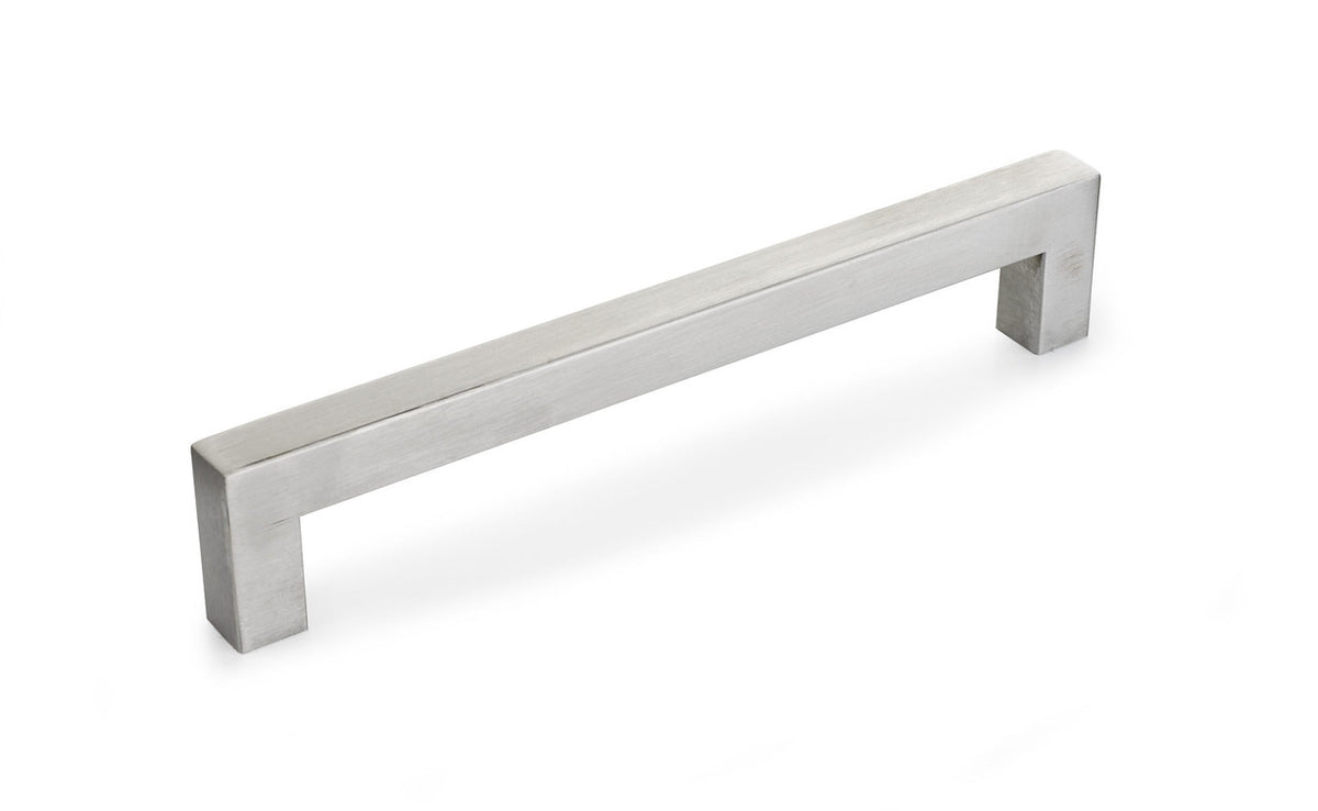 Richelieu BP604192170: 192mm cc Wingate Cabinet Pull - Stainless Steel