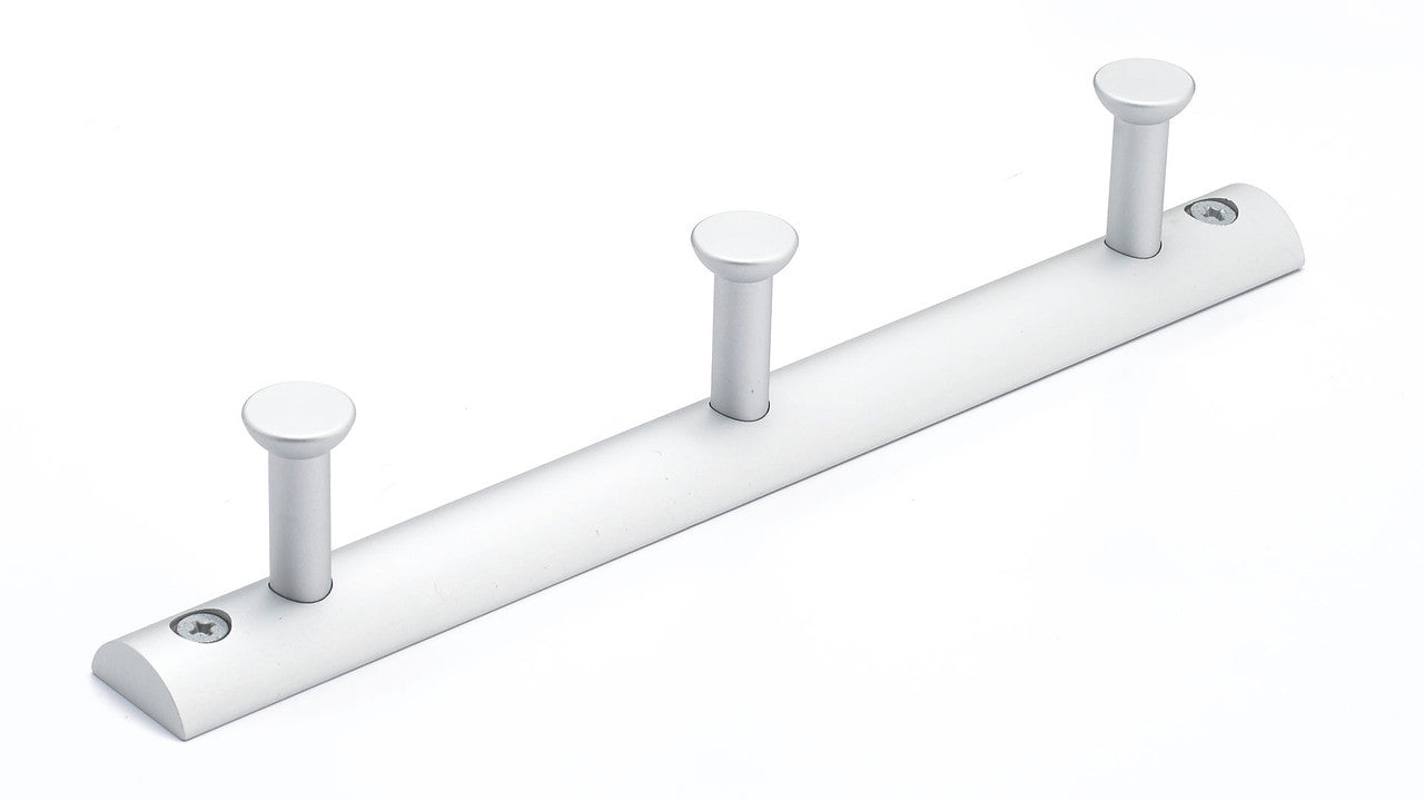 Richelieu BP700210: 8-1/2" Contemporary Triple Peg Wall Rack - Aluminum