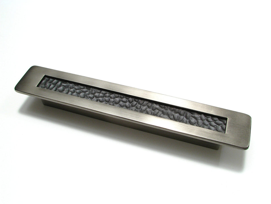 Richelieu BP7013160242: 160mm cc Castelo Cabinet Pull - Brushed Pewter