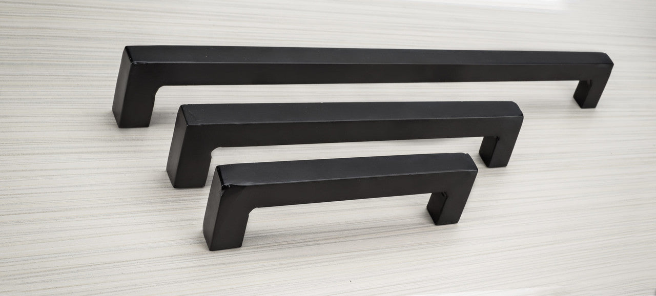 Richelieu BP9466128900: 128mm cc Traditional Forged Iron Cabinet Pull - Matte Black