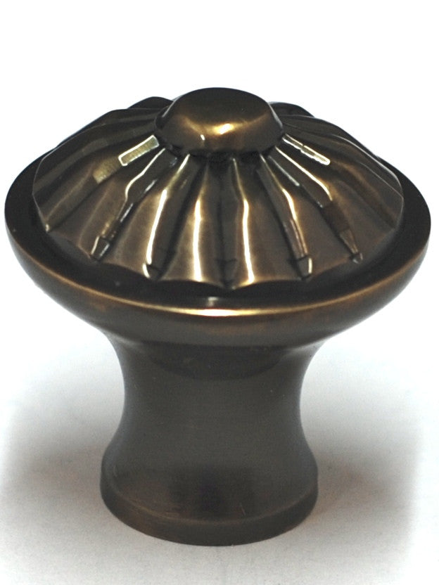 Cal Crystal VB-9-US5: 1-¼ Vintage Melon Cabinet Knob - Antique Brass