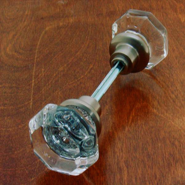 IDH Brass 21300-015: Octagonal Crystal Door Knob Set w/Shank  - Satin Nickel