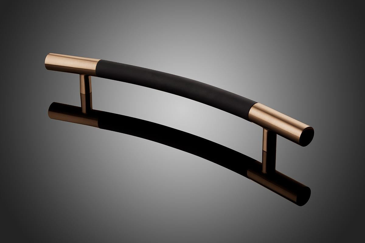 25" Sextant 1500 Series Arc Door Pull Grip - Stippled Bronze